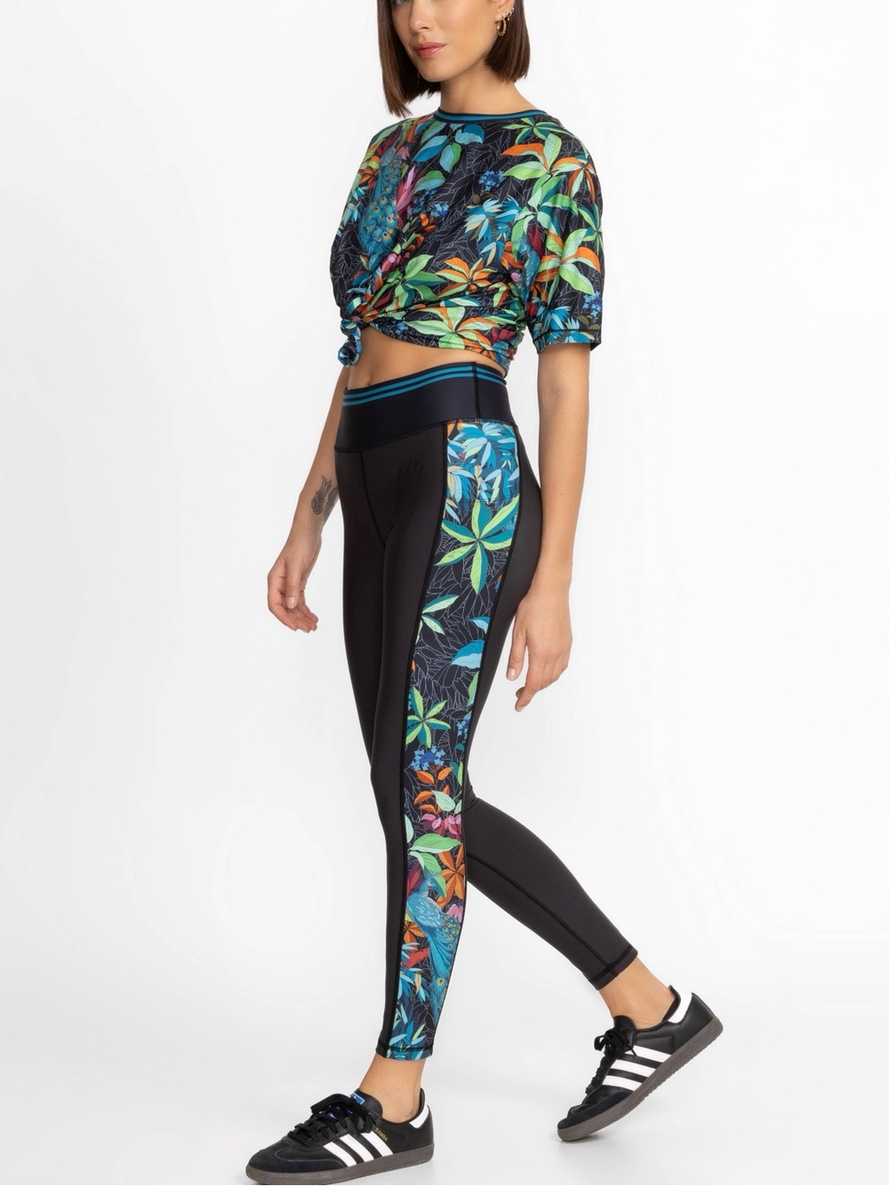 JOHNNY WAS Bee Active Legging with pockets Size S Tropical Parrot Paon Print